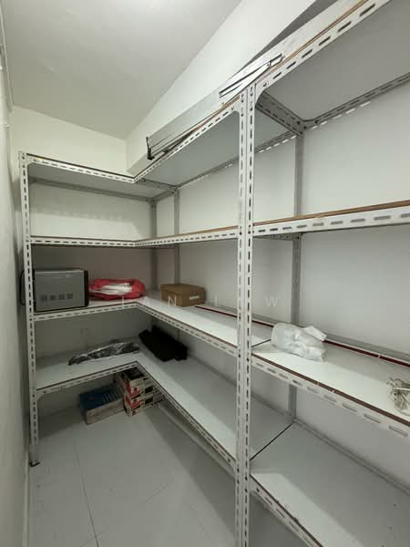 122 Sengkang East Way, 122 Sengkang East Way, 3 Bedrooms, 1,184 sqft, HDB Flat For Rent, by Ian Low, 500143427 - Spacious store room - PropertyGuru.com.sg