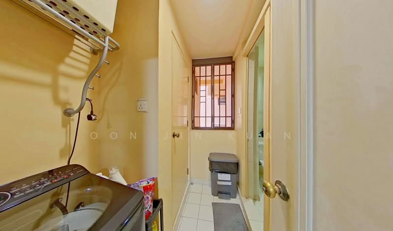 Seasons View, , 2 Bedrooms, 969 sqft, Condominium For Sale, by Oon Jin Kuan, 500143430 - PropertyGuru.com.sg