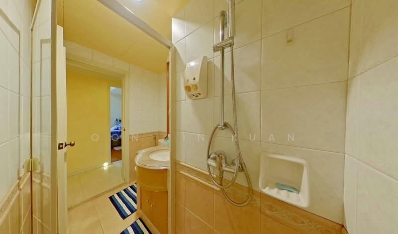 Seasons View, , 2 Bedrooms, 969 sqft, Condominium For Sale, by Oon Jin Kuan, 500143430 - PropertyGuru.com.sg
