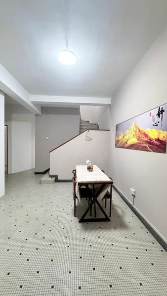 Various Terrace House Common Room @ West Coast for rent, West Coast | Clementi | Bouona Vista | Pandan | Pasir Panjang, Room Rental, 150 sqft, Terraced House For Rent, by Randy Wong, 500143431 - Interior - PropertyGuru.com.sg