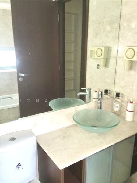 Pasadena, 2A Derbyshire Road, 3 Bedrooms, 1,400 sqft, Condominium For Sale, by Jonathan Tan, 500143433 - Bathroom - PropertyGuru.com.sg