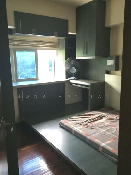 Pasadena, 2A Derbyshire Road, 3 Bedrooms, 1,400 sqft, Condominium For Sale, by Jonathan Tan, 500143433 - Bedroom - PropertyGuru.com.sg