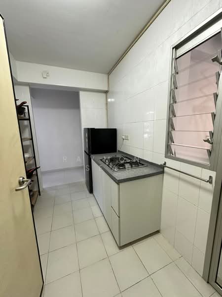 312 Clementi Avenue 4, 312 Clementi Avenue 4, 2 Bedrooms, 742 sqft, HDB Flat For Rent, by Raymond Seah, 500143436 - Kitchen - PropertyGuru.com.sg