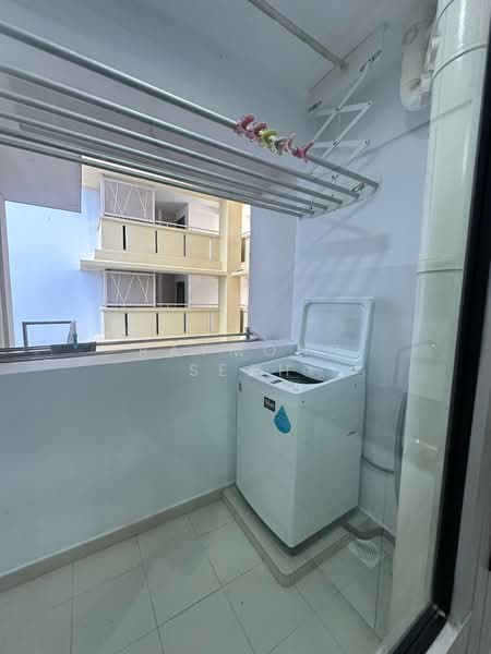 312 Clementi Avenue 4, 312 Clementi Avenue 4, 2 Bedrooms, 742 sqft, HDB Flat For Rent, by Raymond Seah, 500143436 - Balcony - PropertyGuru.com.sg