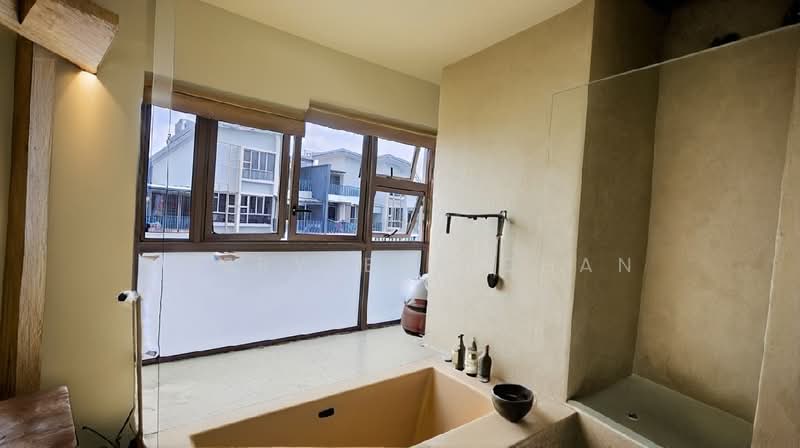 The Waterline, 167 Poh Huat Road West, 3 Bedrooms, 2,045 sqft, Condominium For Sale, by Cherylene Chan, 500143437 - Bathroom - PropertyGuru.com.sg