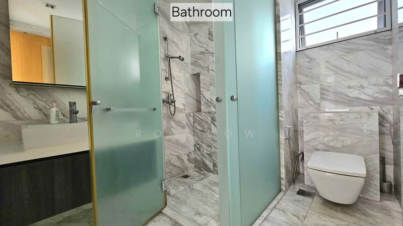 $2330psf ❤️FREEHOLD ❤️5bed 4bath ❤️D12 City Fringe ❤️RCR Condo ❤️10min Balestier ToaPayoh MRT Mall, , 5 Bedrooms, 1,410 sqft, Condominium For Sale, by Roy Low, 500143439 - Bathroom - PropertyGuru.com.sg
