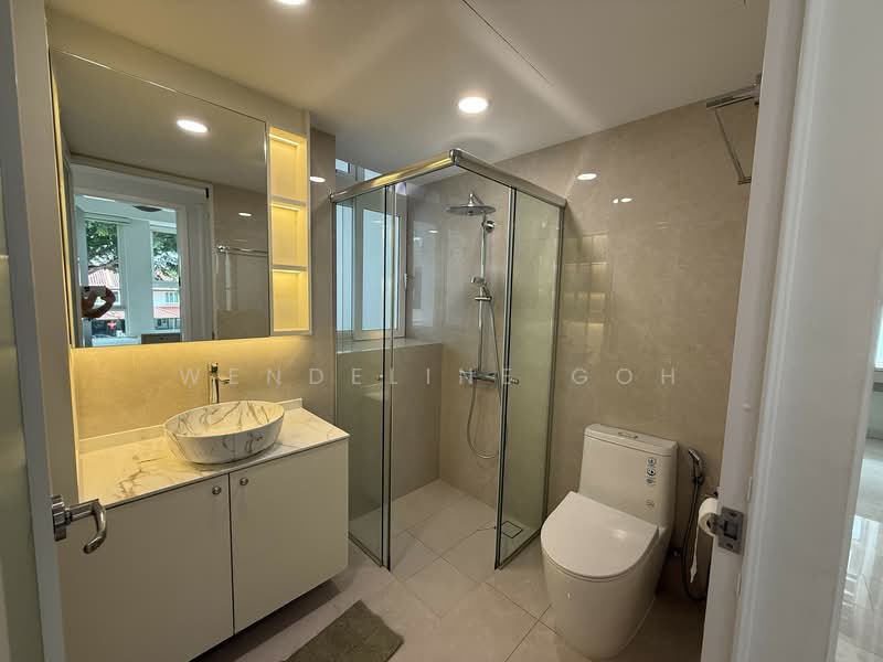 Monterey Park Condominium, 33 West Coast Rise, 3 Bedrooms, 1,367 sqft, Condominium For Sale, by Wendeline Goh, 500143492 - Bathroom - PropertyGuru.com.sg