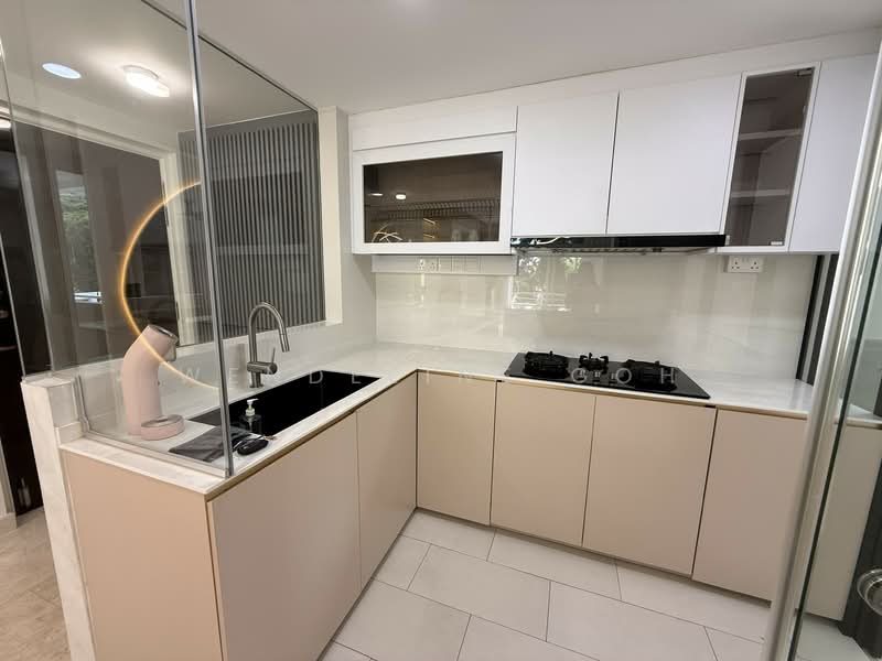 Monterey Park Condominium, 33 West Coast Rise, 3 Bedrooms, 1,367 sqft, Condominium For Sale, by Wendeline Goh, 500143492 - Kitchen - PropertyGuru.com.sg