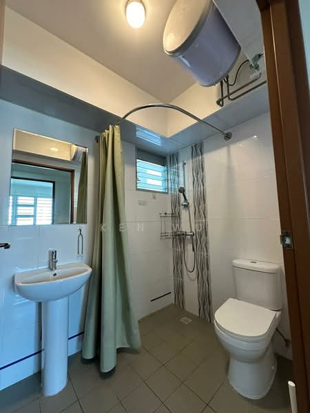 93B Telok Blangah Street 31, 93B Telok Blangah Street 31, 3 Bedrooms, 1,001 sqft, HDB Flat For Rent, by Ken Wu, 500143502 - Bathroom - PropertyGuru.com.sg
