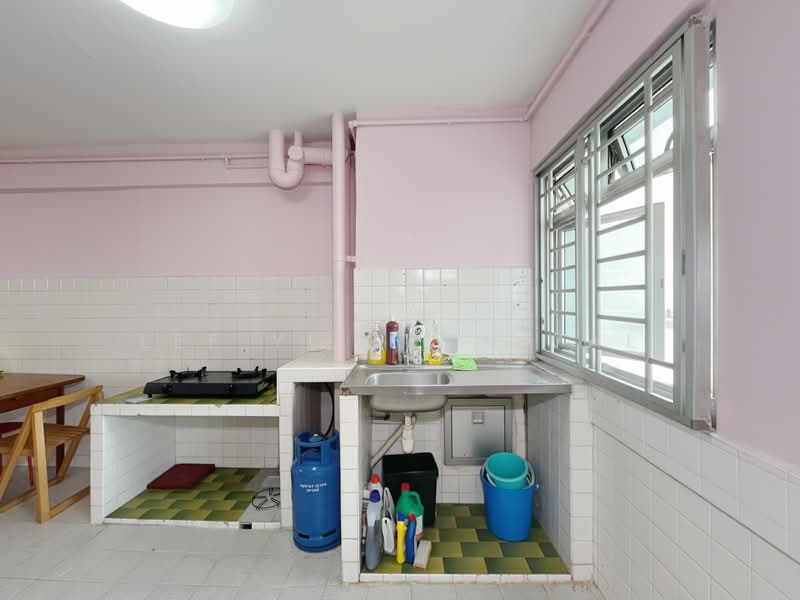 456 Ang Mo Kio Avenue 10, 456 Ang Mo Kio Avenue 10, 3 Bedrooms, 882 sqft, HDB Flat For Rent, by Lee Yi Xuan Val, 500143521 - Kitchen - PropertyGuru.com.sg