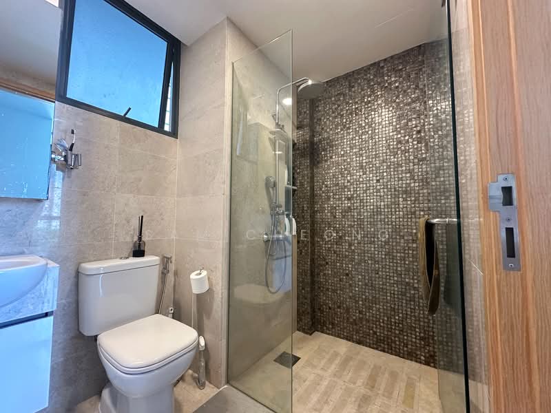 La Fiesta, 70 Sengkang Square, 2 Bedrooms, 732 sqft, Condominium For Sale, by Sam Cheong, 500143530 - Bathroom - PropertyGuru.com.sg