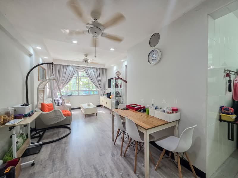 636A Senja Parc View, 636A Senja Road, 2 Bedrooms, 721 sqft, HDB Flat For Sale, by Clauson Seah, 500143532 - Living Room - PropertyGuru.com.sg