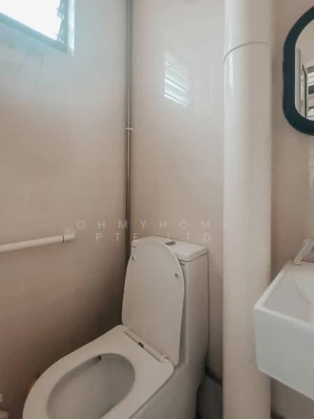 517 Serangoon North Avenue 4, 517 Serangoon North Avenue 4, 3 Bedrooms, 1,119 sqft, HDB Flat For Sale, by EVON NG, 500143533 - Bathroom - PropertyGuru.com.sg