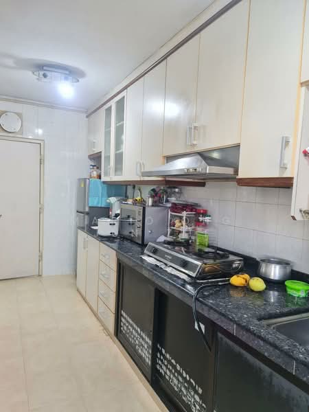 275D Jurong West Street 25, 275D Jurong West Street 25, 2 Bedrooms, 968 sqft, HDB Flat For Rent, by Mario Ong Jun Zhi, 500143545 - Kitchen - PropertyGuru.com.sg