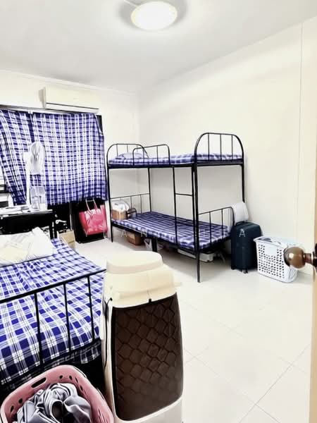 706 Jurong West Street 71, 706 Jurong West Street 71, 4 Bedrooms, 1,378 sqft, HDB Flat For Sale, by Dylan Chua, 500143546 - Bedroom - PropertyGuru.com.sg