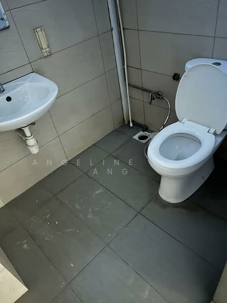 T-Space, 1 Tampines North Drive 1, 2,195 sqft, Factory / Workshop (B2) For Rent, by Angeline Ang Ang, 500143550 - Bathroom - CommercialGuru.com.sg