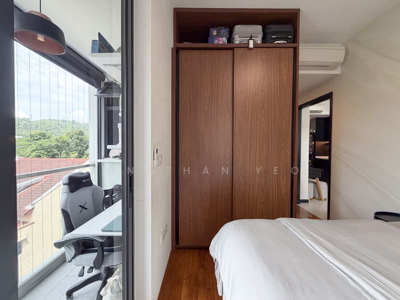 Bukit 828, 828 Upper Bukit Timah Road, 2 Bedrooms, 635 sqft, Condominium For Rent, by Jonathan Yeo, 500143561 - Master Bedroom  - PropertyGuru.com.sg