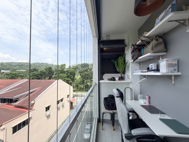 Bukit 828, 828 Upper Bukit Timah Road, 2 Bedrooms, 635 sqft, Condominium For Rent, by Jonathan Yeo, 500143561 - Master Bedroom Balcony - PropertyGuru.com.sg