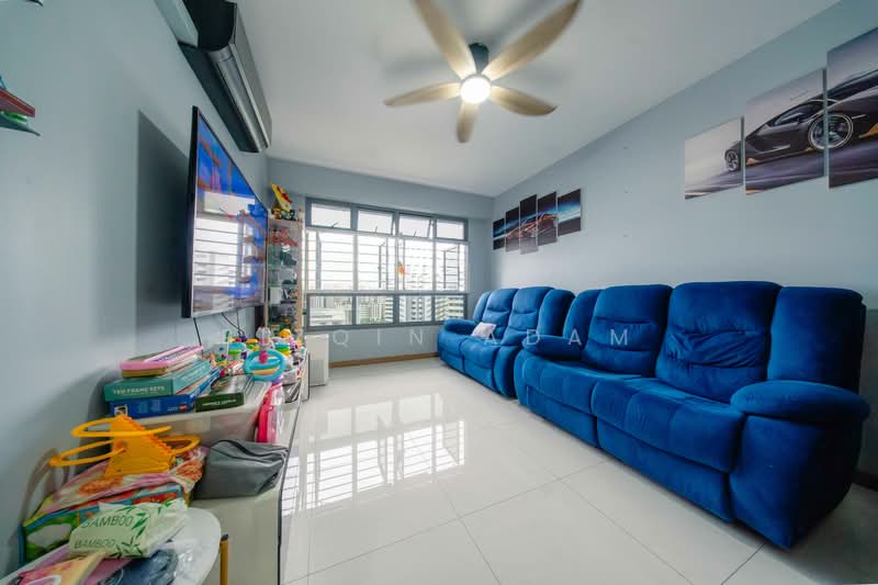 618B Tampines Street 61, 618B Tampines Street 61, 3 Bedrooms, 1,001 sqft, HDB Flat For Sale, by Rizqin Adam, 500143570 - Living Room - PropertyGuru.com.sg