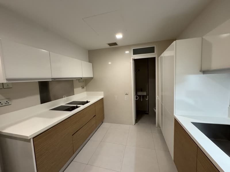 Marina Bay Residences, 18 Marina Boulevard, 4 Bedrooms, 3,971 sqft, Condominium For Sale, by Rudy Tedja, 500143578 - Kitchen - PropertyGuru.com.sg