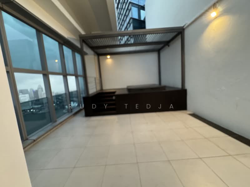 Marina Bay Residences, 18 Marina Boulevard, 4 Bedrooms, 3,971 sqft, Condominium For Sale, by Rudy Tedja, 500143578 - Balcony - PropertyGuru.com.sg