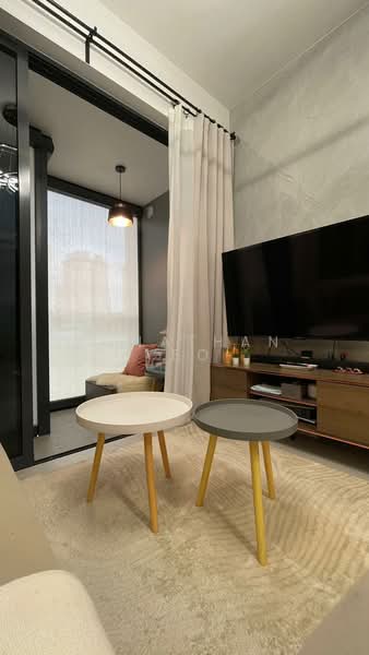 Bukit 828, 828 Upper Bukit Timah Road, 2 Bedrooms, 635 sqft, Condominium For Sale, by Jonathan Yeo, 500143586 - Living Room - PropertyGuru.com.sg