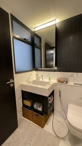 Bukit 828, 828 Upper Bukit Timah Road, 2 Bedrooms, 635 sqft, Condominium For Sale, by Jonathan Yeo, 500143586 - Bathroom - PropertyGuru.com.sg