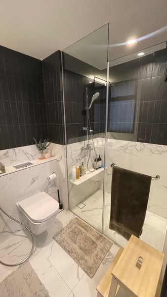 Bukit 828, 828 Upper Bukit Timah Road, 2 Bedrooms, 635 sqft, Condominium For Sale, by Jonathan Yeo, 500143586 - Bathroom - PropertyGuru.com.sg