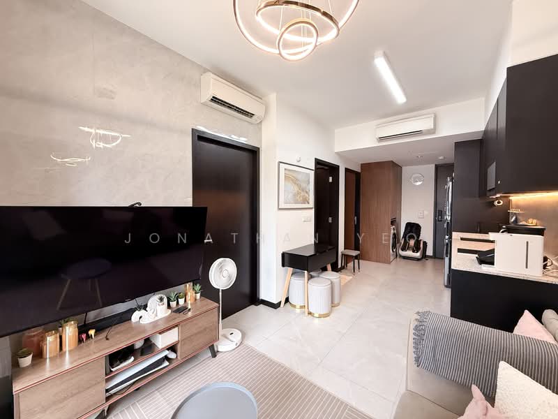 Bukit 828, 828 Upper Bukit Timah Road, 2 Bedrooms, 635 sqft, Condominium For Sale, by Jonathan Yeo, 500143586 - Living Room - PropertyGuru.com.sg