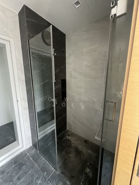 Lorong 4 Geylang, , 10+ Bedrooms, 7,800 sqft, Apartment For Rent, by Ho Woon Yoke, 500143594 - Bathroom - PropertyGuru.com.sg