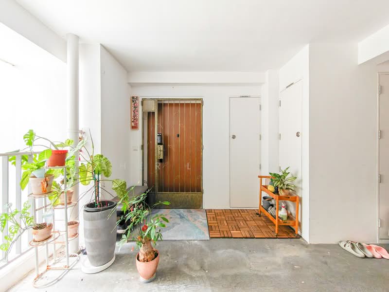 621A Tampines Street 61, 621A Tampines Street 61, 3 Bedrooms, 1,001 sqft, HDB Flat For Sale, by Sher Li Toh, 500143596 - Entrance - PropertyGuru.com.sg