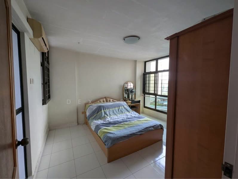 470 Segar Road, 470 Segar Road, 3 Bedrooms, 1,200 sqft, HDB Flat For Sale, by Dexter Lim, 500143598 - Bedroom - PropertyGuru.com.sg