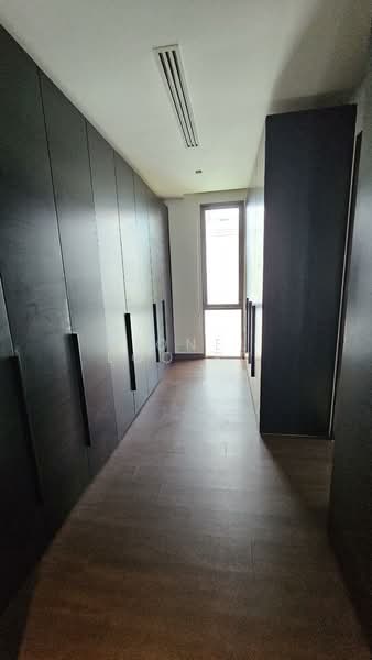 Paradise Island, Paradise Island, 5 Bedrooms, 8,500 sqft, Bungalow House For Rent, by Lionel Loo PN, 500143601 - Corridor - PropertyGuru.com.sg