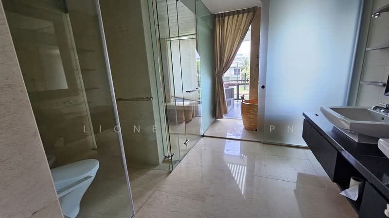 Paradise Island, Paradise Island, 5 Bedrooms, 8,500 sqft, Bungalow House For Rent, by Lionel Loo PN, 500143601 - Bathroom - PropertyGuru.com.sg