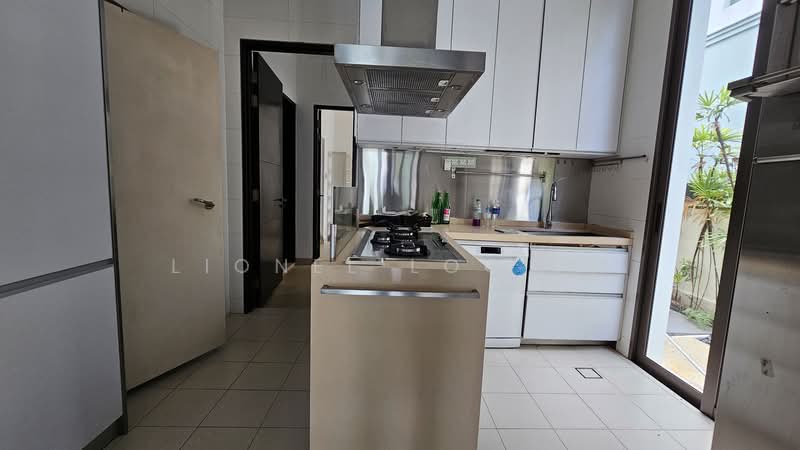 Paradise Island, Paradise Island, 5 Bedrooms, 8,500 sqft, Bungalow House For Rent, by Lionel Loo PN, 500143601 - Kitchen - PropertyGuru.com.sg