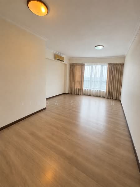 Tanglin View, 156 Prince Charles Crescent, 3 Bedrooms, 1,249 sqft, Condominium For Sale, by Linda SL Tan, 500143606 - Living Room - PropertyGuru.com.sg