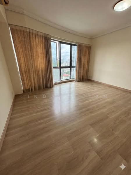 Tanglin View, 156 Prince Charles Crescent, 3 Bedrooms, 1,249 sqft, Condominium For Sale, by Linda SL Tan, 500143606 - Master bedroom - PropertyGuru.com.sg