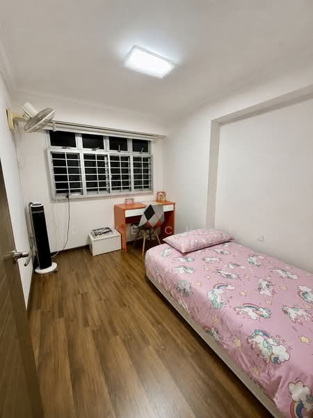 486 Segar Road, 486 Segar Road, 3 Bedrooms, 990 sqft, HDB Flat For Sale, by Dave Choy, 500143612 - Bedroom - PropertyGuru.com.sg