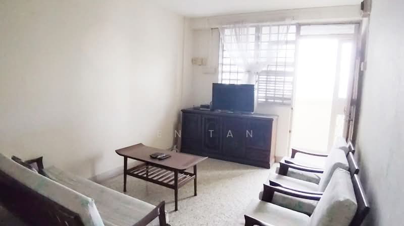 53 Lorong 5 Toa Payoh, 53 Lorong 5 Toa Payoh, 2 Bedrooms, 732 sqft, HDB Flat For Sale, by Ken Tan, 500143615 - Living Room - PropertyGuru.com.sg