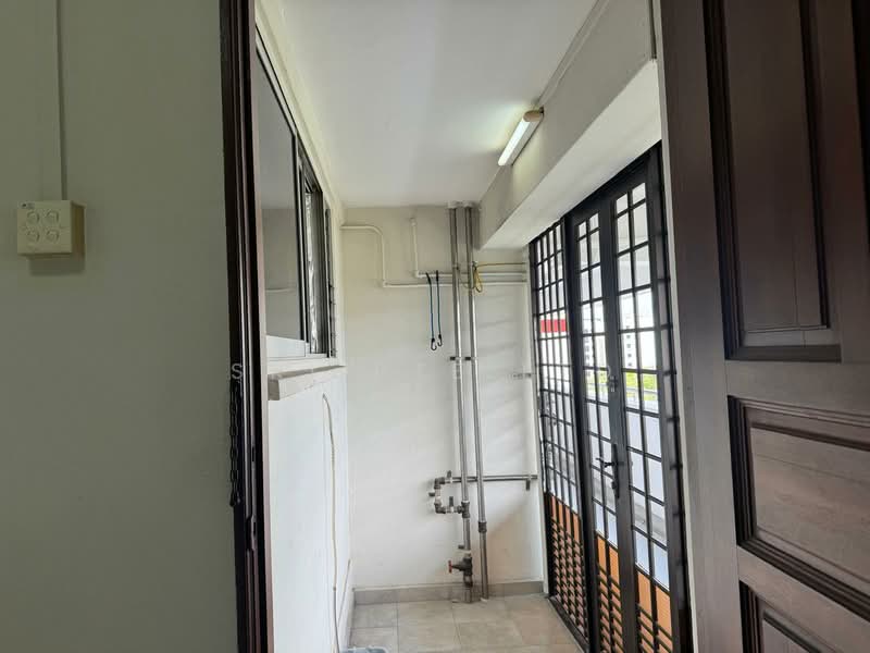 206 Tampines Street 21, 206 Tampines Street 21, 2 Bedrooms, 850 sqft, HDB Flat For Sale, by SUSAN, 500143618 - Balcony - PropertyGuru.com.sg