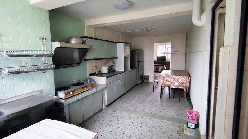 53 Lorong 5 Toa Payoh, 53 Lorong 5 Toa Payoh, 3 Bedrooms, 732 sqft, HDB Flat For Sale, by Diana Yow, 500143623 - Kitchen - PropertyGuru.com.sg
