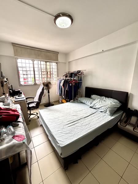 653 Yishun Avenue 4, 653 Yishun Avenue 4, 3 Bedrooms, 904 sqft, HDB Flat For Sale, by Darrell Sim, 500143627 - Bedroom 2 - PropertyGuru.com.sg