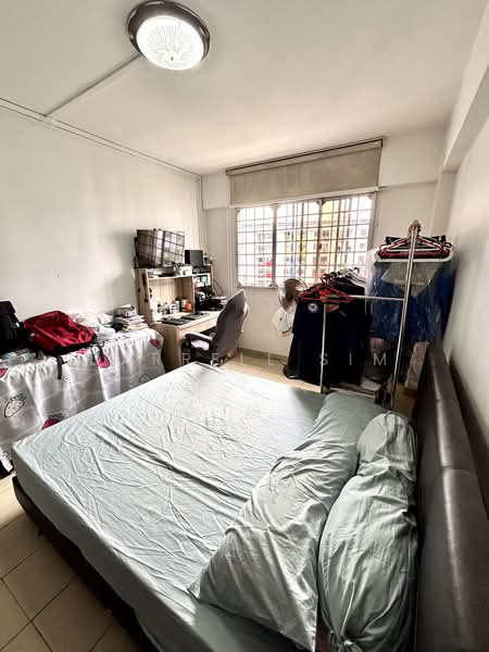 653 Yishun Avenue 4, 653 Yishun Avenue 4, 3 Bedrooms, 904 sqft, HDB Flat For Sale, by Darrell Sim, 500143627 - Bedroom 2 - PropertyGuru.com.sg