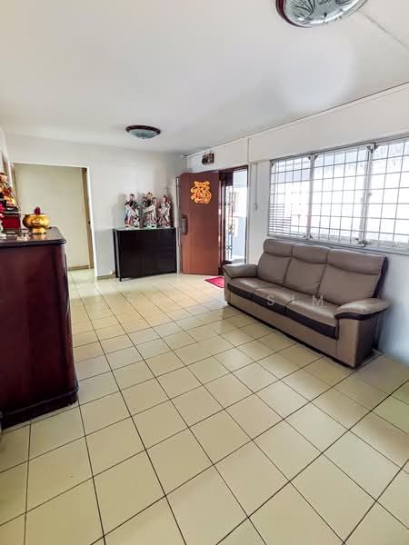 653 Yishun Avenue 4, 653 Yishun Avenue 4, 3 Bedrooms, 904 sqft, HDB Flat For Sale, by Darrell Sim, 500143627 - Living Room - PropertyGuru.com.sg