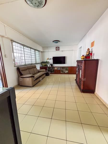653 Yishun Avenue 4, 653 Yishun Avenue 4, 3 Bedrooms, 904 sqft, HDB Flat For Sale, by Darrell Sim, 500143627 - Living Room - PropertyGuru.com.sg