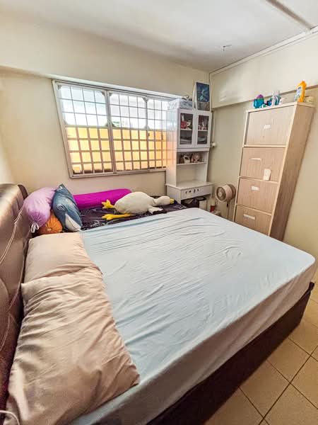 653 Yishun Avenue 4, 653 Yishun Avenue 4, 3 Bedrooms, 904 sqft, HDB Flat For Sale, by Darrell Sim, 500143627 - Bedroom 3 - PropertyGuru.com.sg