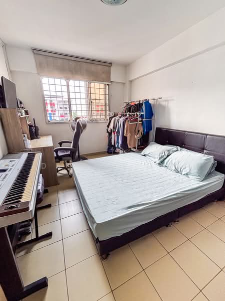 653 Yishun Avenue 4, 653 Yishun Avenue 4, 3 Bedrooms, 904 sqft, HDB Flat For Sale, by Darrell Sim, 500143627 - Bedroom 2 - PropertyGuru.com.sg