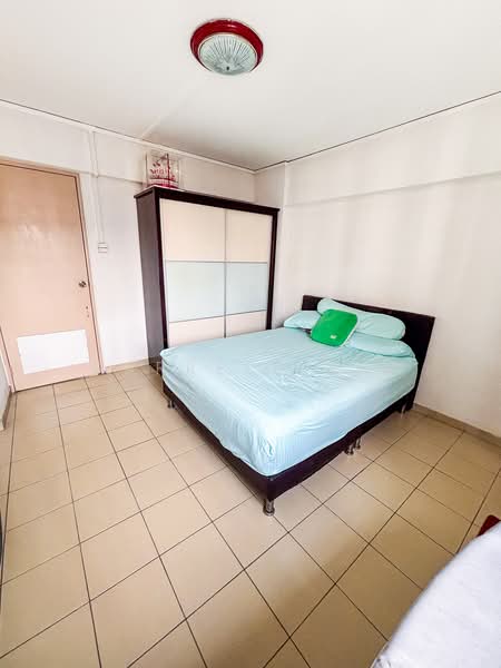653 Yishun Avenue 4, 653 Yishun Avenue 4, 3 Bedrooms, 904 sqft, HDB Flat For Sale, by Darrell Sim, 500143627 - Master Bedroom - PropertyGuru.com.sg