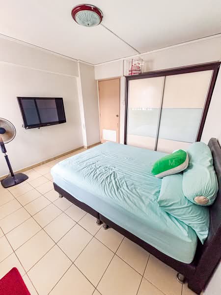 653 Yishun Avenue 4, 653 Yishun Avenue 4, 3 Bedrooms, 904 sqft, HDB Flat For Sale, by Darrell Sim, 500143627 - Master Bedroom - PropertyGuru.com.sg