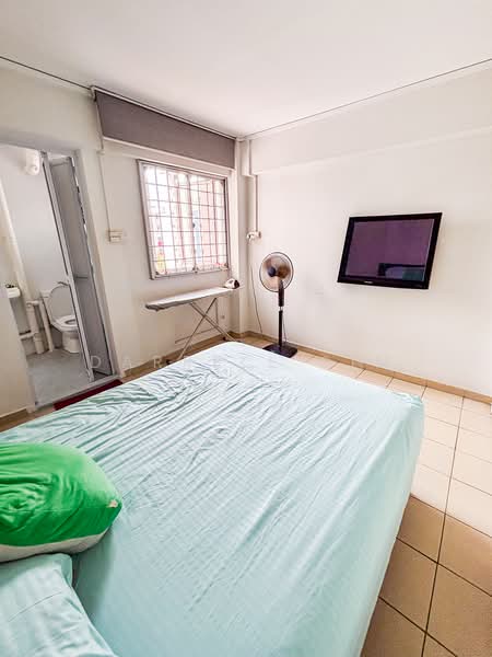653 Yishun Avenue 4, 653 Yishun Avenue 4, 3 Bedrooms, 904 sqft, HDB Flat For Sale, by Darrell Sim, 500143627 - Master Bedroom - PropertyGuru.com.sg